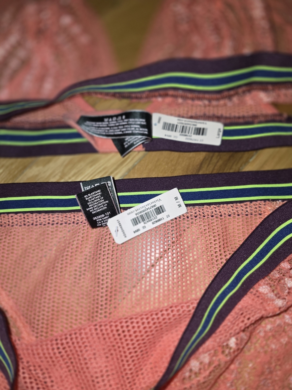 NWT Victoria's Secret Very Sexy Banded Mesh & Lace Bralette & Panty Set MED/LARG - Picture 3 of 7